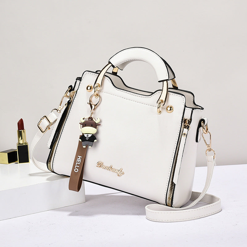 Stylish Crossbody Bag With A Chic Sophisticated Vibe