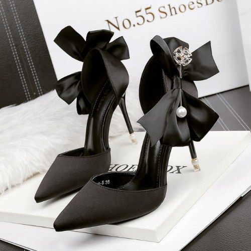 Bow Pointed high heels