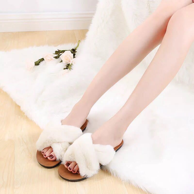 Cross hair flat bottom slippers