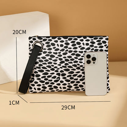 Minimalist And Stylish Clutch