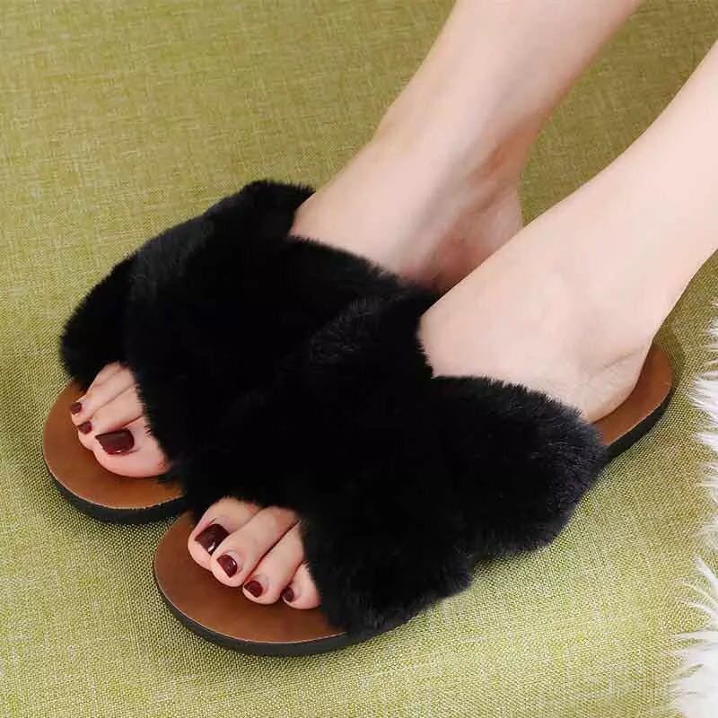 Cross hair flat bottom slippers