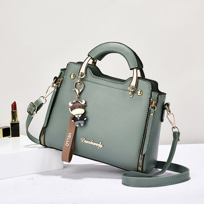 Stylish Crossbody Bag With A Chic Sophisticated Vibe