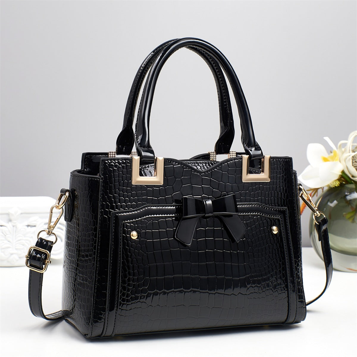 Sleek, Stylish Tote And Clutch Set
