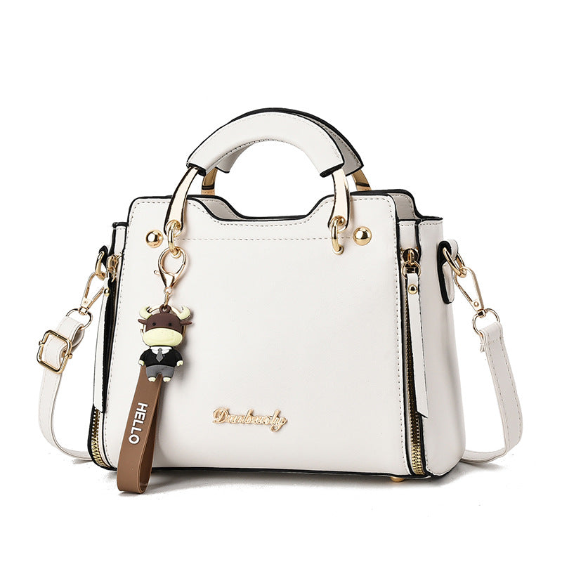 Stylish Crossbody Bag With A Chic Sophisticated Vibe
