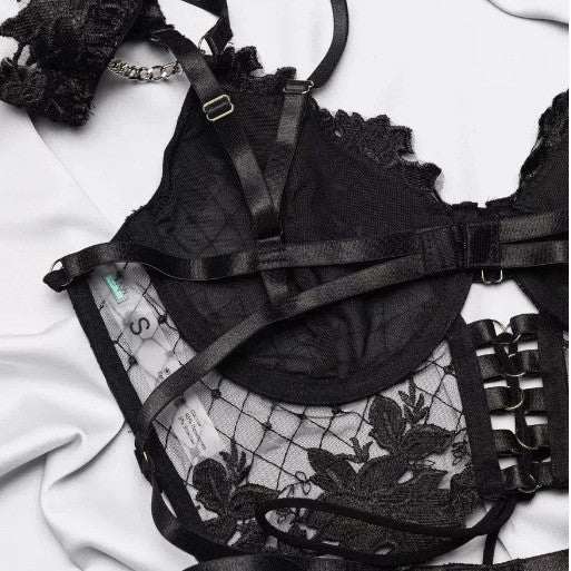 Lace Hollow Embroidery Garter