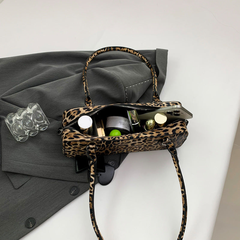 A High-end Tote Bag With A Uniquely Distinctive Design